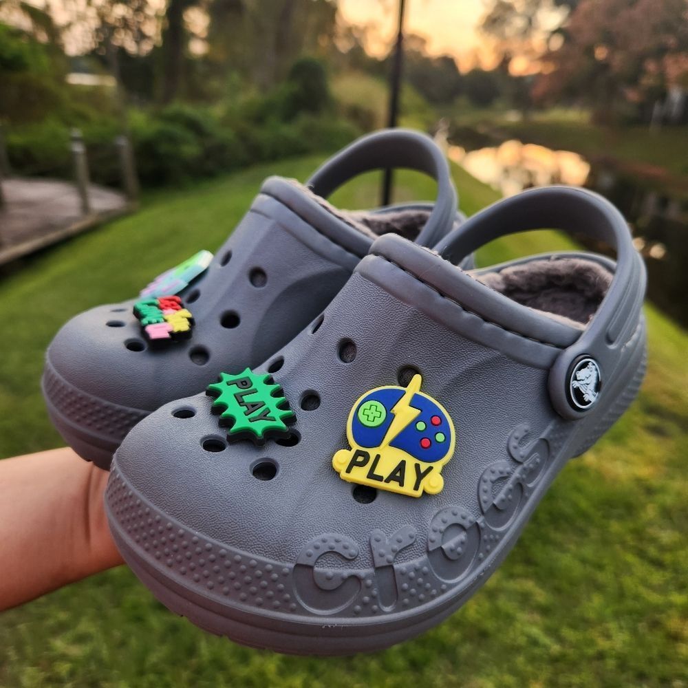 Crocs Kids Classic Baya Gray Lined Dual Clogs Charms Included Size C10 4-5 Years - Picture 4 of 15
